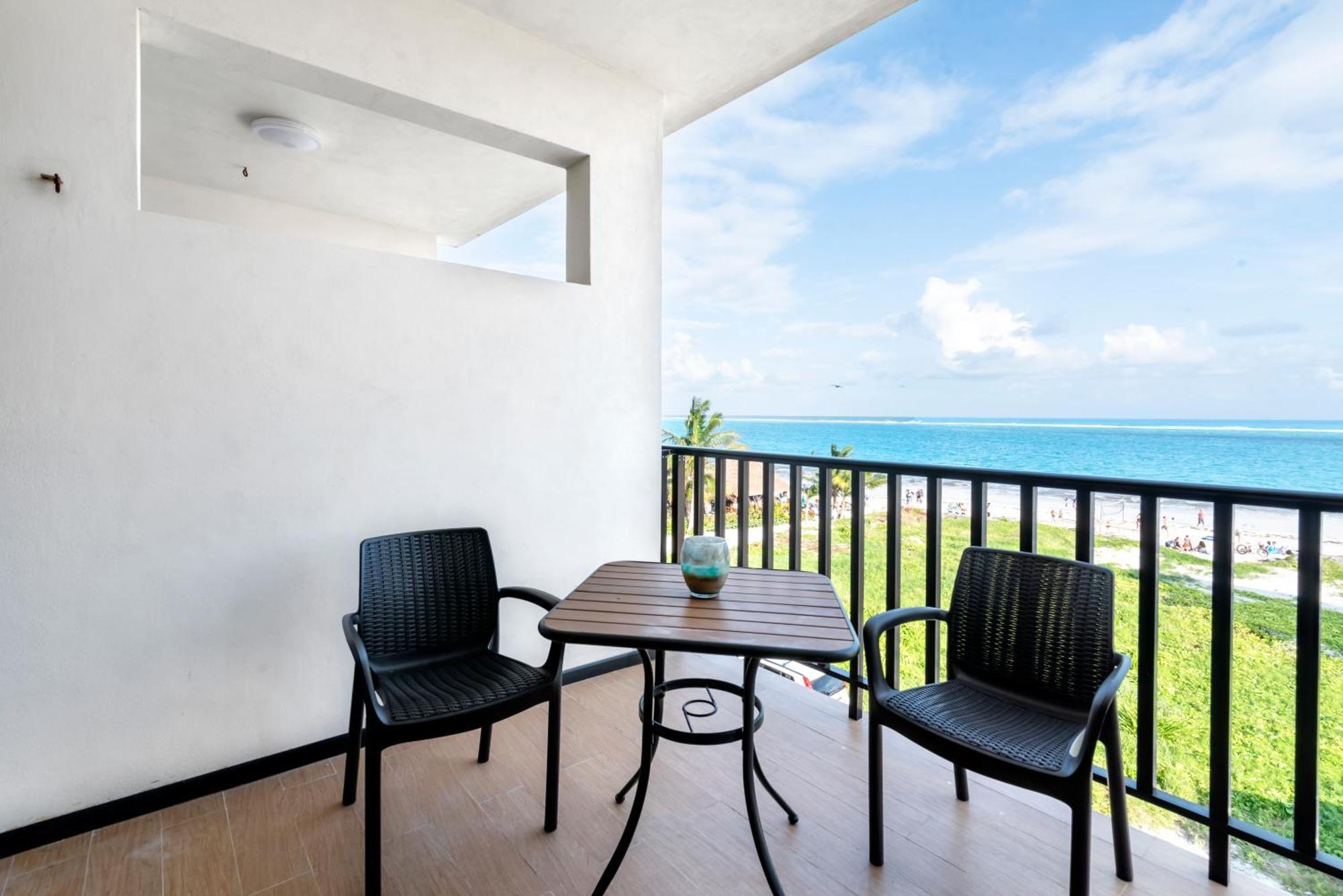 Vela'S Condos Ocean Front Puerto Morelos Eksteriør billede